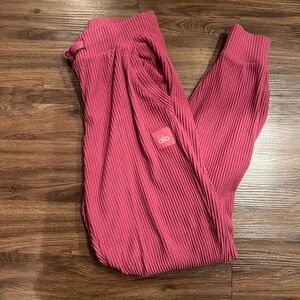 ALO Accolade Yoga Burgundy Ribbed Joggers